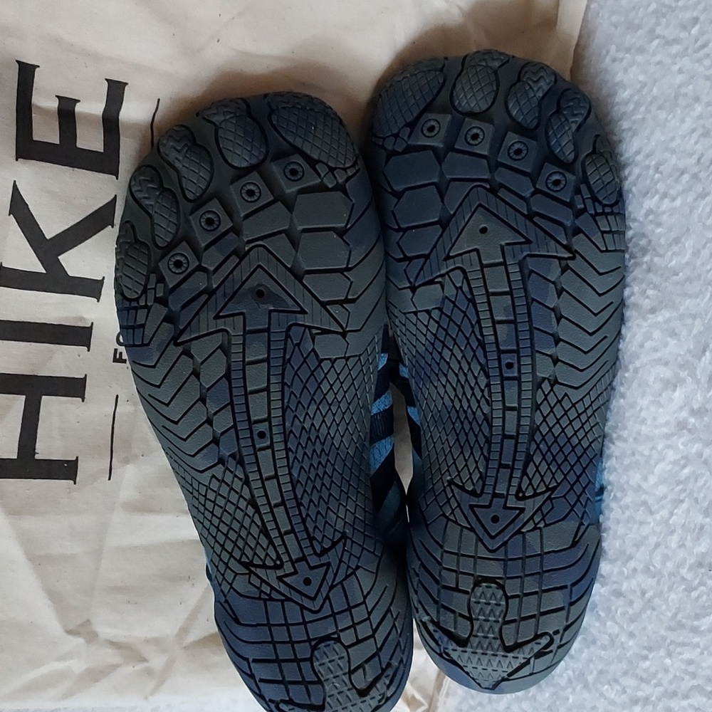 Unisex Hike Footwear - Picture 4 of 13